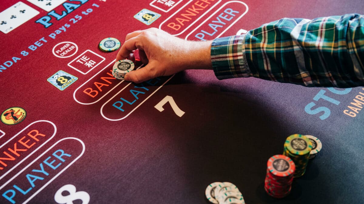 baccarat-chips-and-table-mega-live-casino